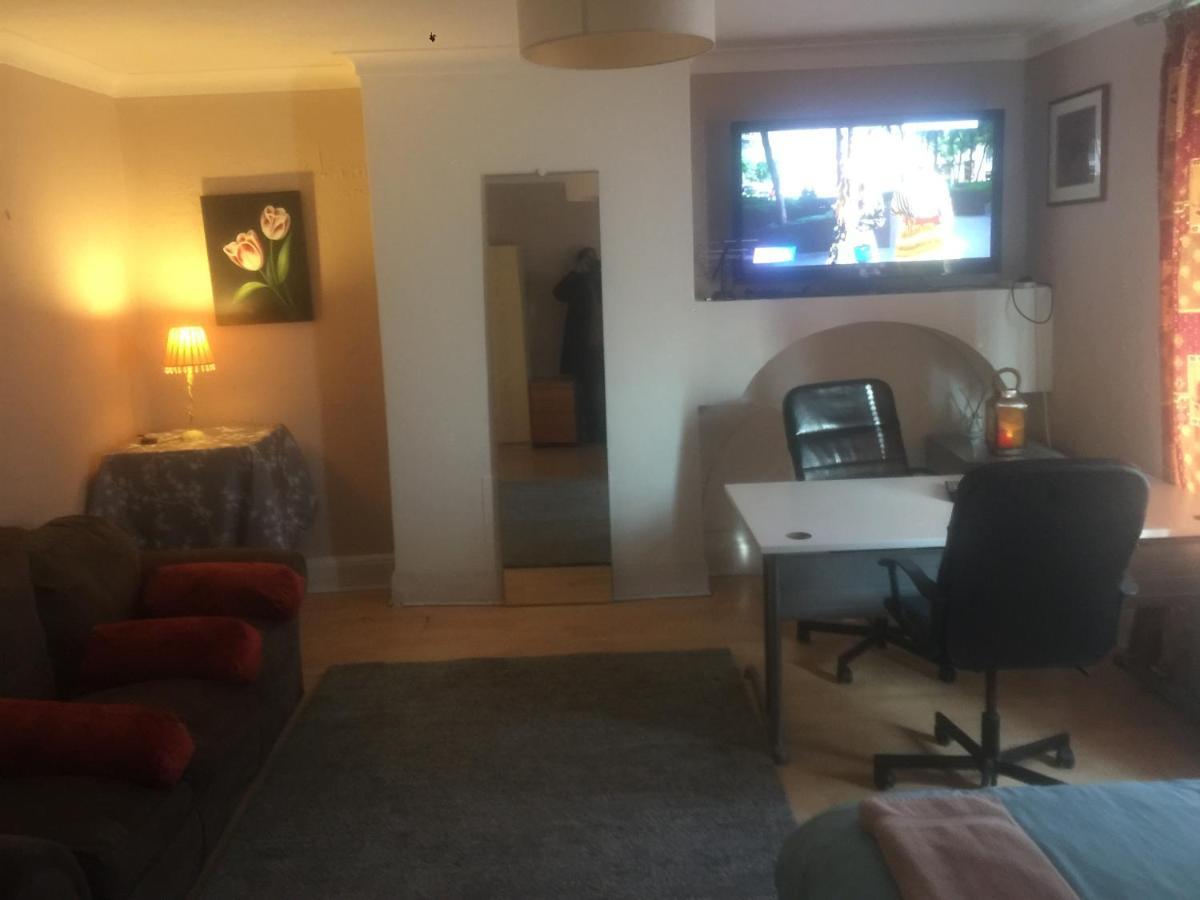 Dach Apartments - Cozy 3 Bed Apartment In Hendon Edgware Kültér fotó