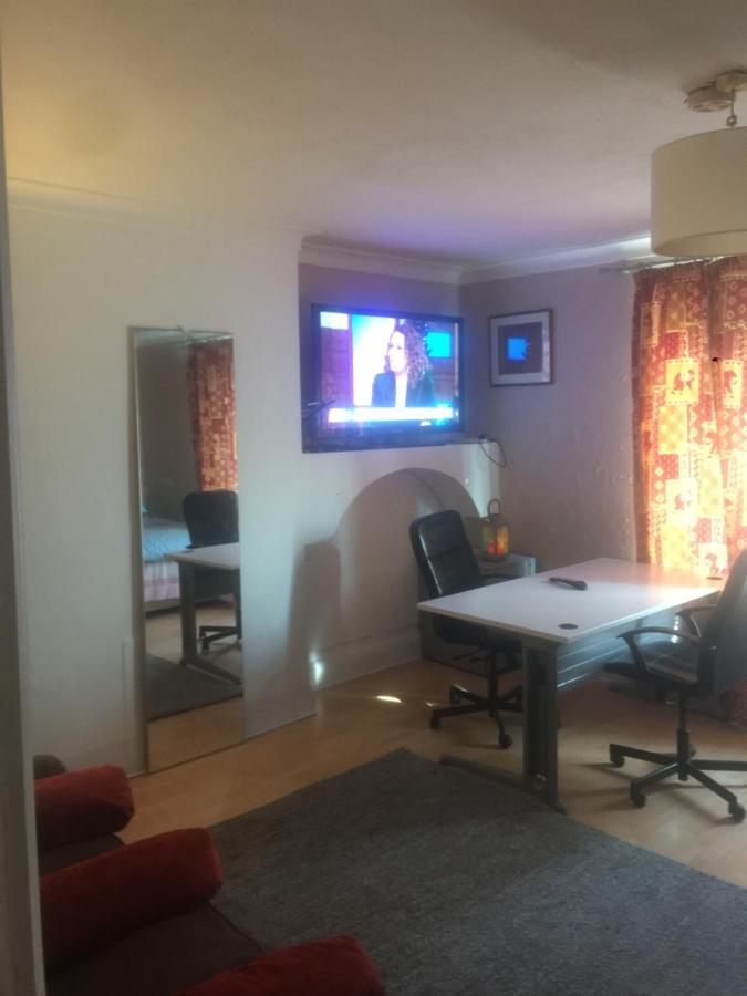 Dach Apartments - Cozy 3 Bed Apartment In Hendon Edgware Kültér fotó