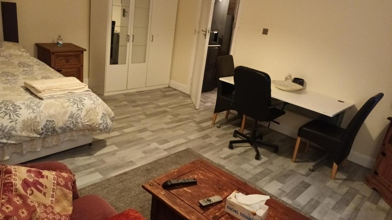 Dach Apartments - Cozy 3 Bed Apartment In Hendon Edgware Kültér fotó